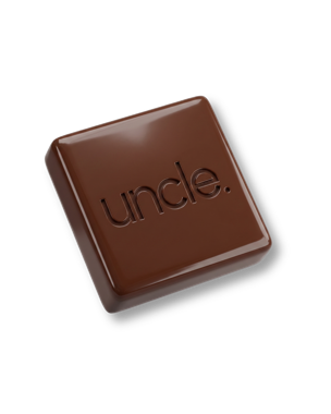 Un carré de chocolat noir UNCLE
